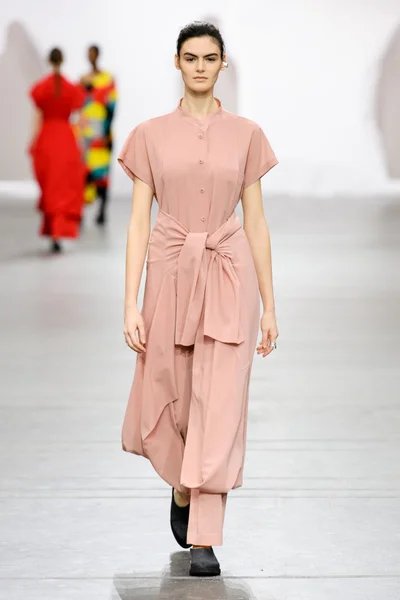 Look 17